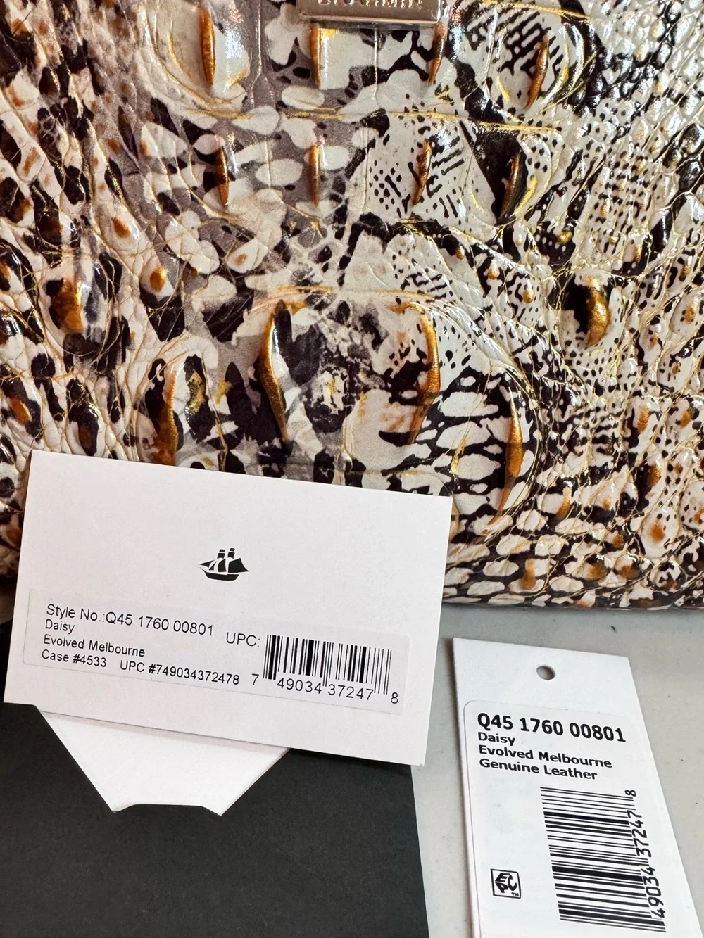 Brahmin Daisy Wristlet in Evolved Melbourne